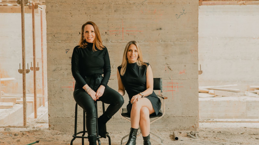 שירה מוסקל מימין והדס רוט - הלל אדריכלות