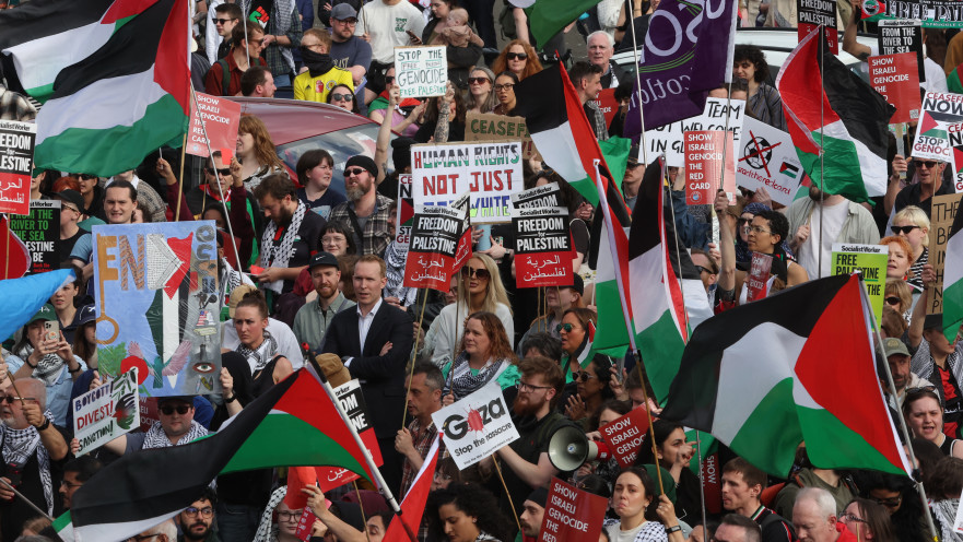 הנפת דגלי פלסטין בסקוטלנד