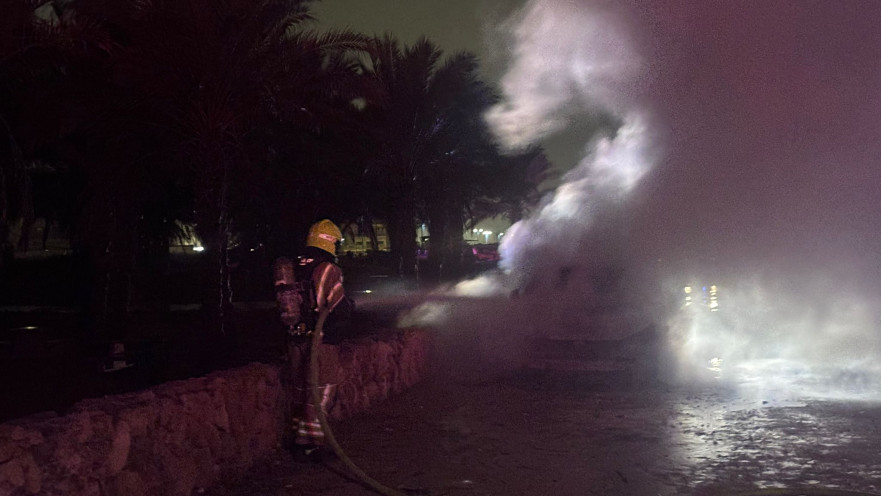 כיבוי רכב חשמלי בוער בג'סר א-זרקא