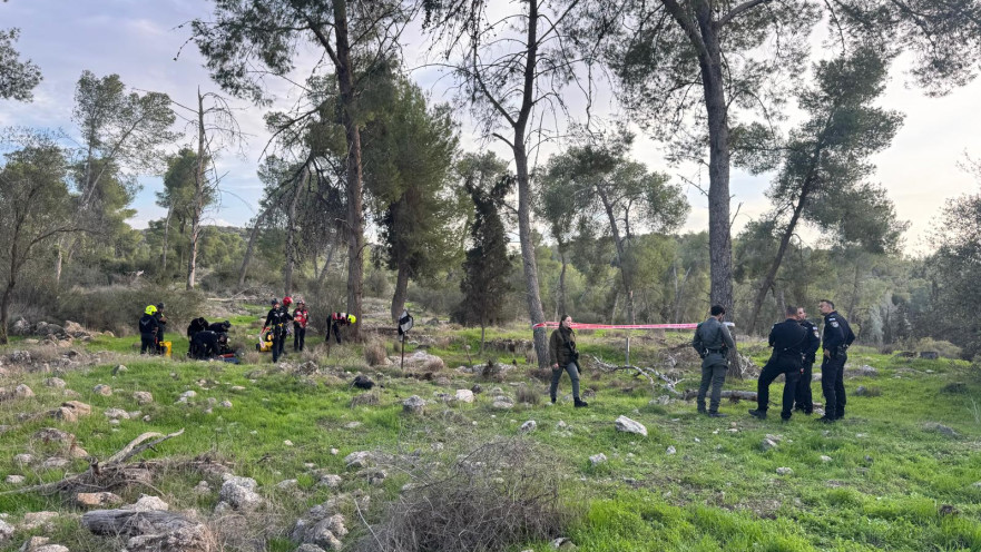 כוחות המשטרה בשטח הפתוח שבו נמצאה הגופה