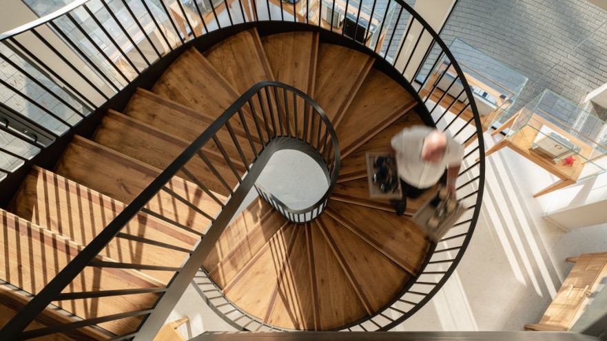 אימפרס לאונג' בכיכר המדינה