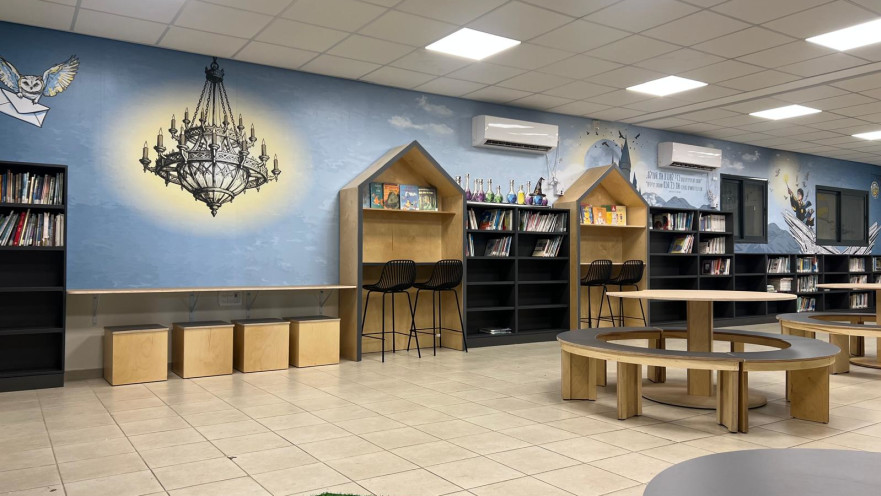 הספרייה בבית ספר יגאל אלון בגבעתיים 