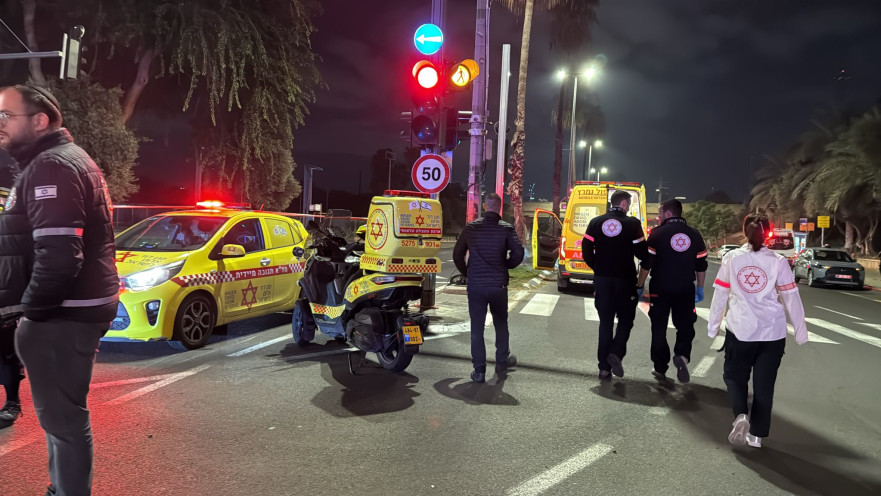במד"א בזירת התאונה בתל אביב