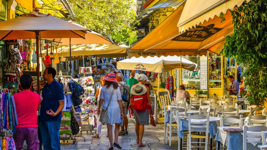 תיירים באתונה