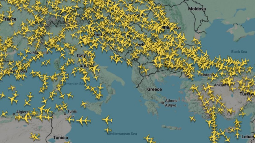 תנועת מטוסים מעל הים התיכון