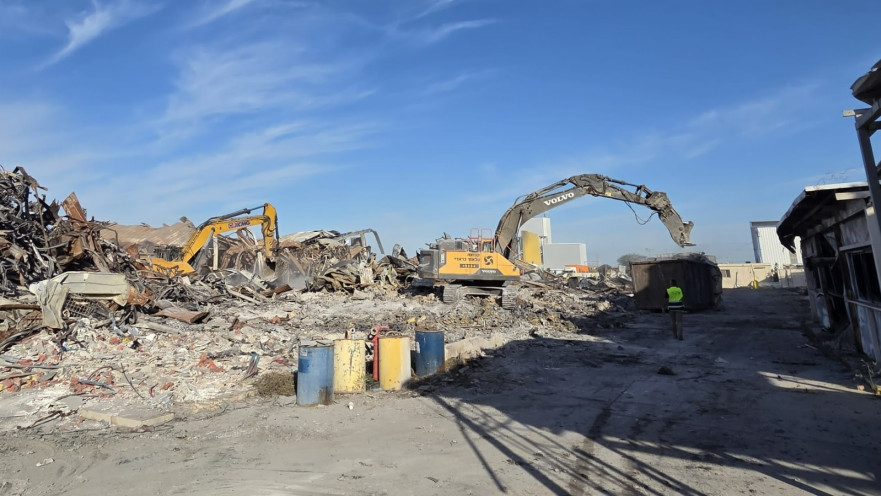 פינוי ושיטוח הקרקע