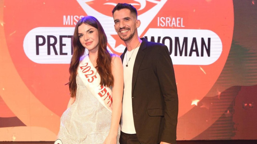 מימין לשמאל: דידי אבוטבול וארינה דדיוך, זוכת תחרות "האישה היפה של ישראל" בקלאב הוטל אילת