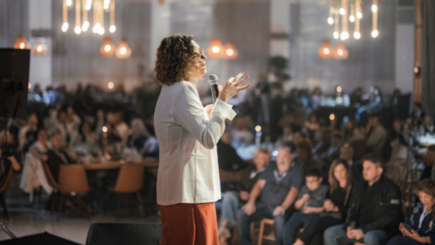 אנחנו שמנים וחולים כי כל החיים האכילו אותנו בשטויות?