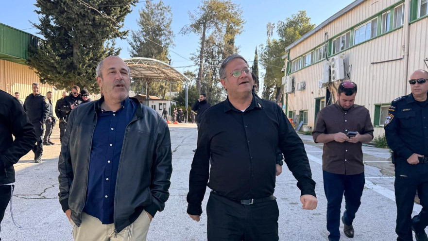 השר איתמר בן גביר באתר הריסת מתחם אונר"א בגבעת התחמושת