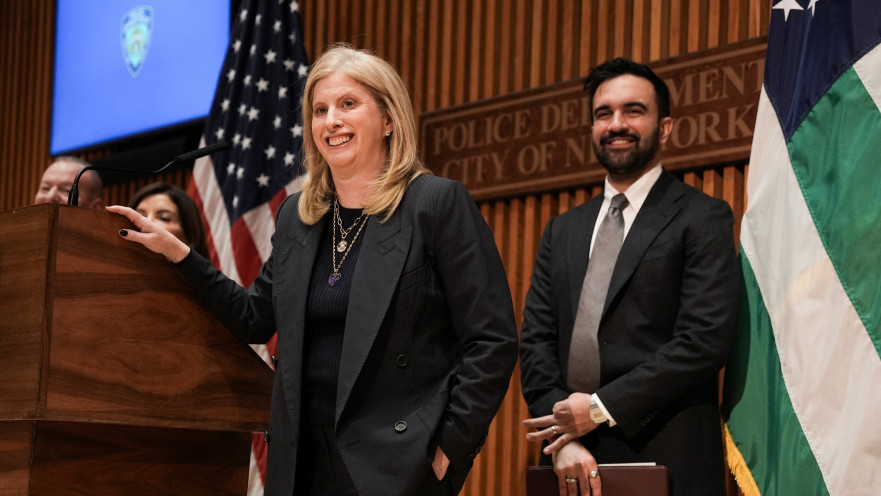 זוהרן ממדאני ונציבת משטרת ניו יורק ג'סיקה טיש 