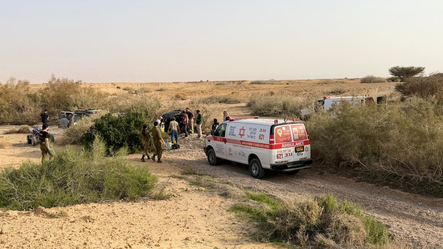 פינוי פצועים בתאונה בשטח פתוח סמוך לצומת עין חצבה