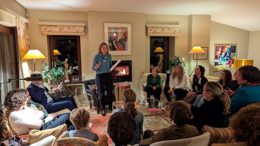 זיכרון בסלון