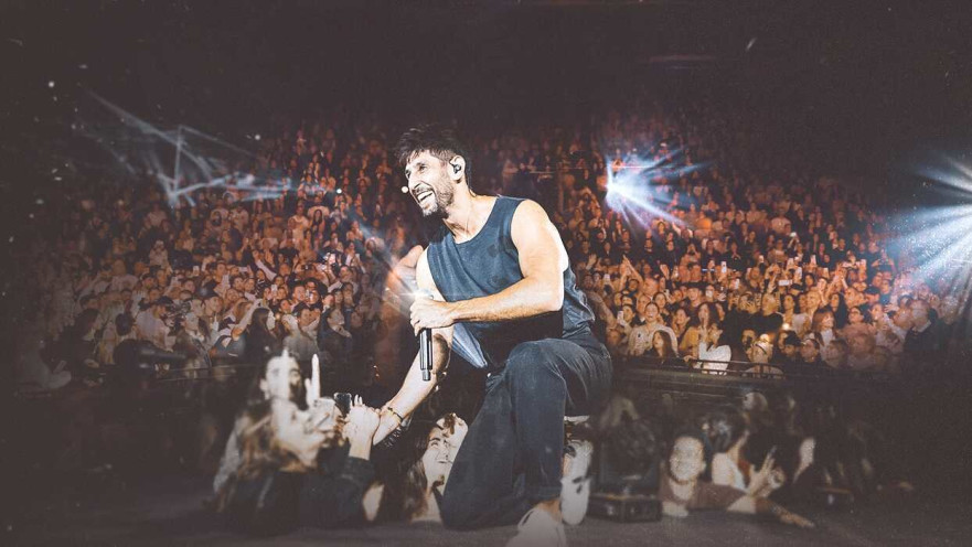 עידן עמדי בהופעה