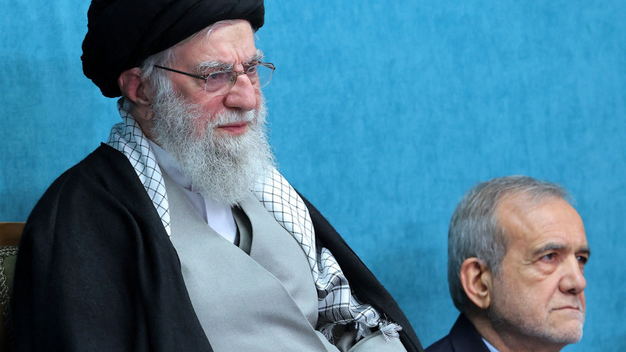 מסעוד פזשכיאן ועלי חמינאי