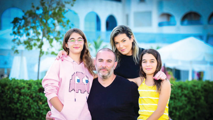 יוני כנרי ומשפחתו 