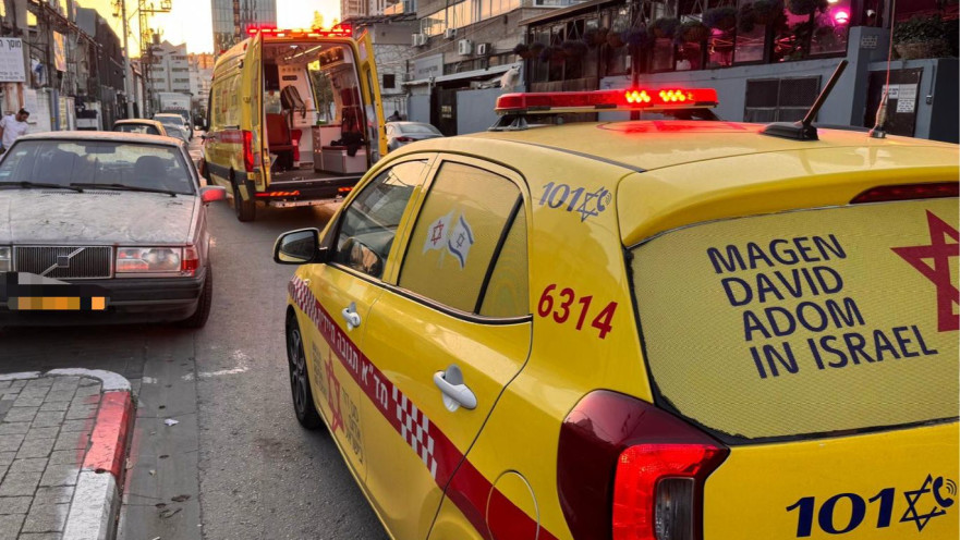 צוותי מד"א בזירה בתל אביב