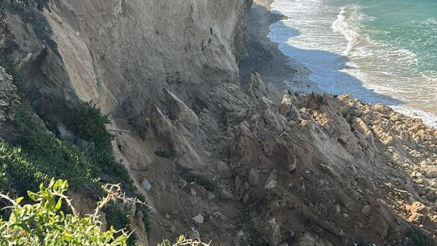 המצוק שקרס בחוף סידני עלי