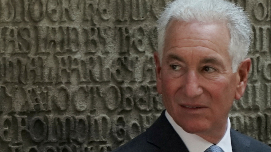 שגריר ארה"ב בצרפת צ'ארלס קושנר, אביו של ג'ארד קושנר