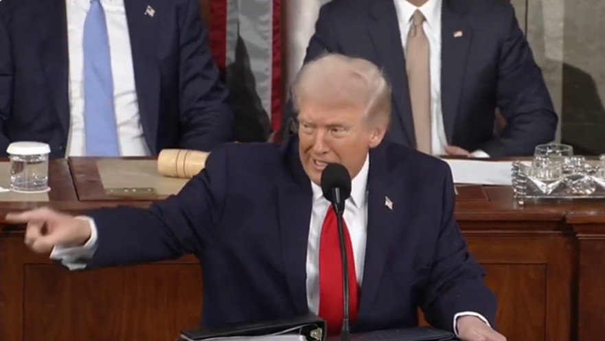 טראמפ תוקף את הדמוקרטים בנאום מצב האומה