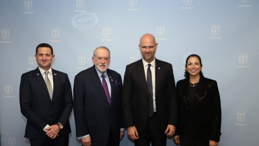 מייק האקבי בביקורו בישראל