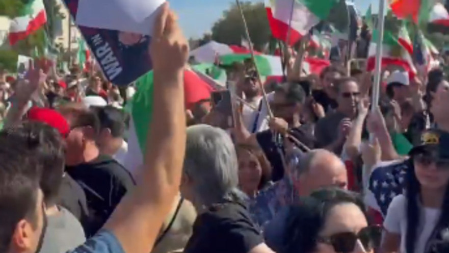 חוגגים את חיסול חמינאי בלוס אנג'לס