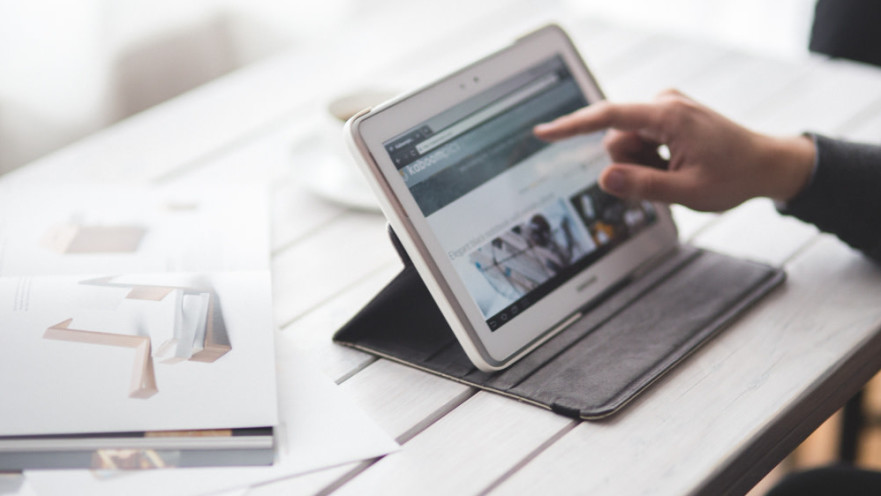 מעבר לכותרות: מדוע צריכת חדשות היא הכרח ולא רק בחירה?