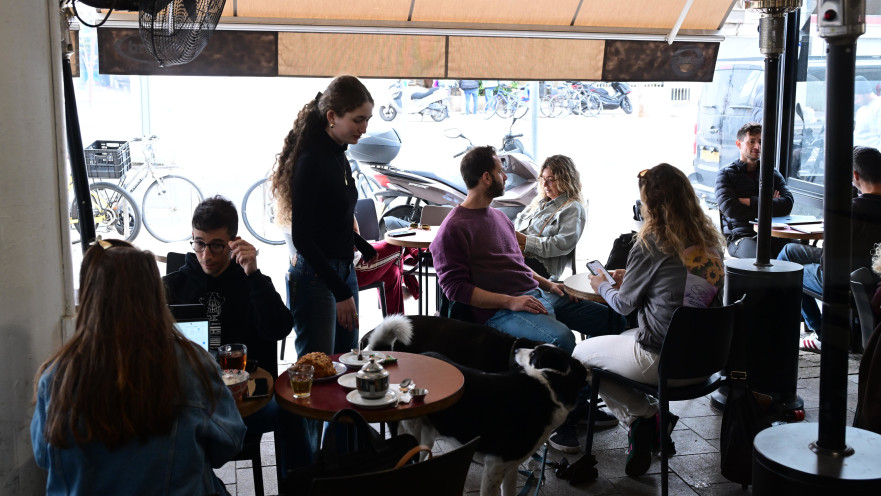 בית הקפה "התחתית" בתל אביב, ספג נזקים מהטיל האיראני