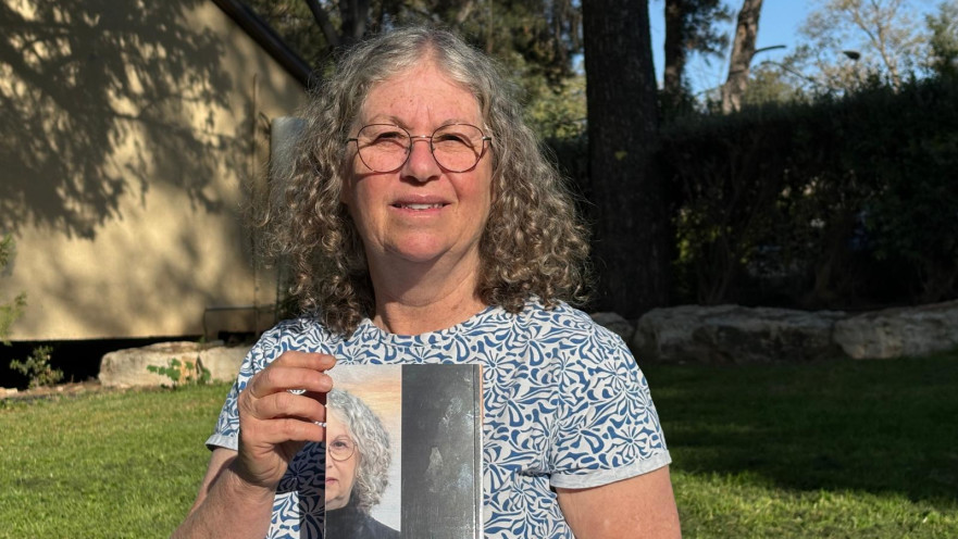 שורדת השבי אביבה סיגל עם ספרה החדש