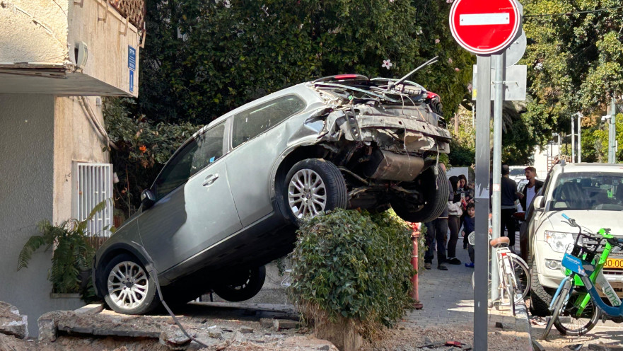 המטח מאיראן: רכב עף באוויר בתל אביב