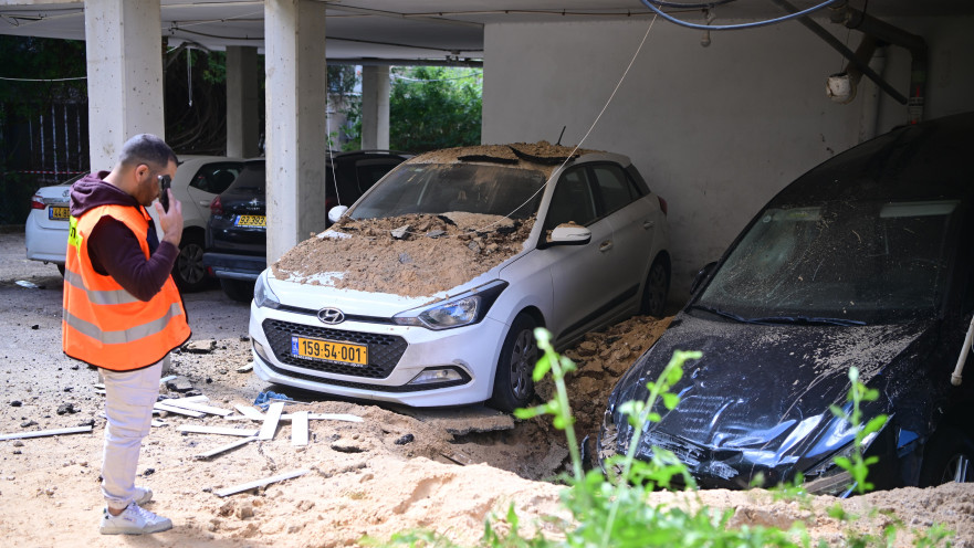 מטח מאיראן למרכז הארץ: זירת הרס בחולון