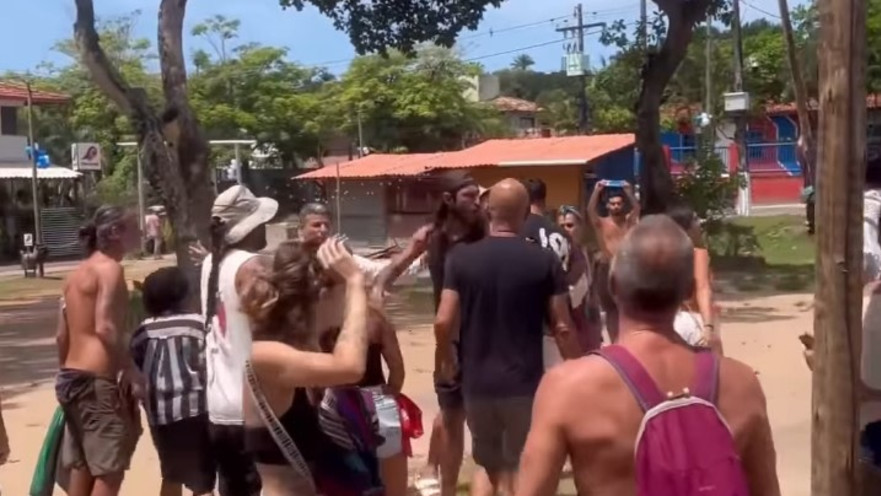 עימות בין תרמילאים ישראלים למפגינים פרו-פלסטינים בברזיל