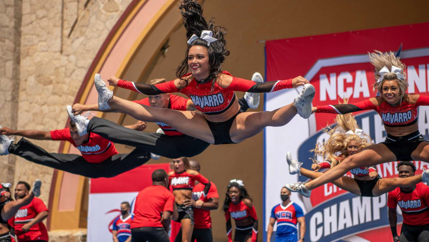 cheer. במהלך העונה השנייה מגיע טוויסט בלתי צפוי