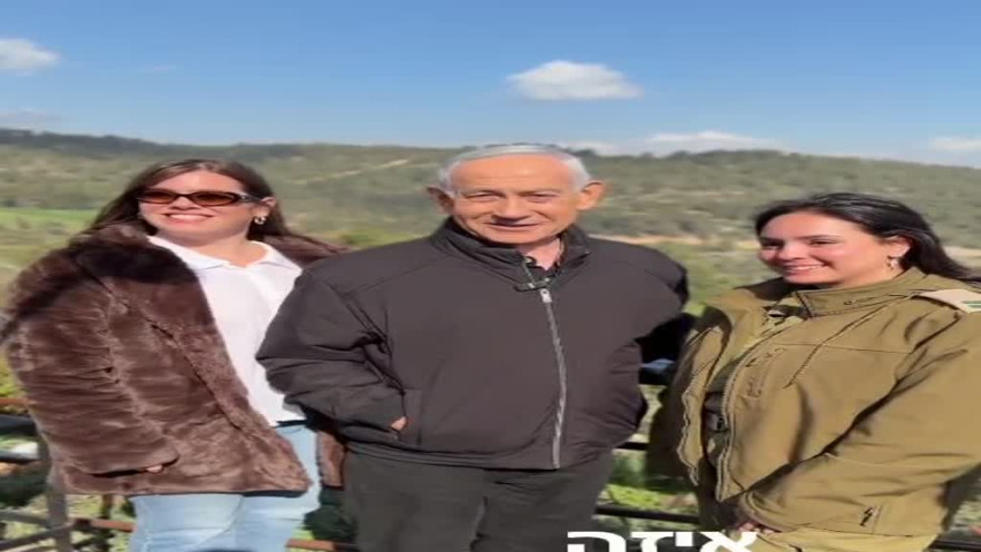 נתניהו בסרטון מחוץ לבית הקפה