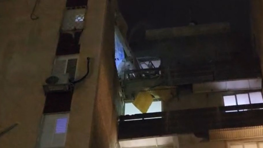 פגיעה בבית בתל אביב