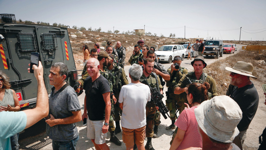 פעילי "שוברים שתיקה" וחיילי צה"ל