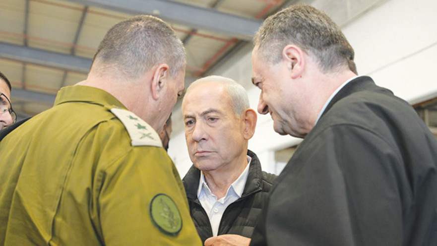 ישראל כ"ץ, בנימין נתניהו ואייל זמיר בבסיס פלמחים, מרץ 2026