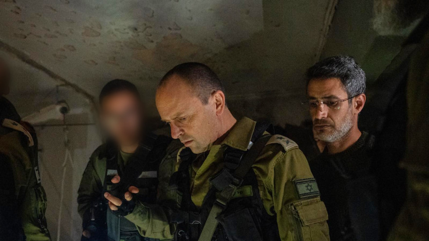 מפקד פיקוד העורף בזירת הנפילה בקריית שמונה