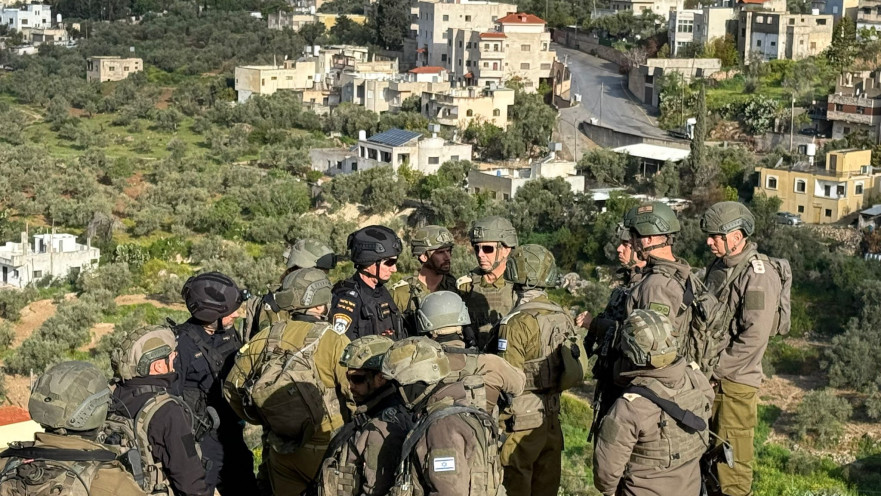 מפקד פיקוד המרכז, אלוף אבי בלוט בזירת הפיגוע ביו"ש