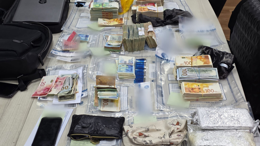 פשיטה על דירה ברמת גן