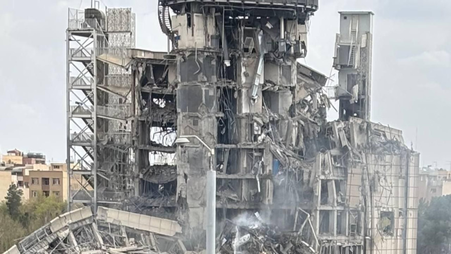 בניין של ארגון תעשיות האלקטרוניקה של משרד ההגנה האיראני אחרי תקיפת חיל האוויר