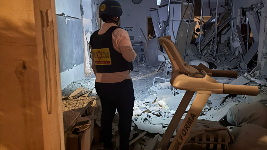 מבנה שנפגע משברי יירוט ברמת-גן