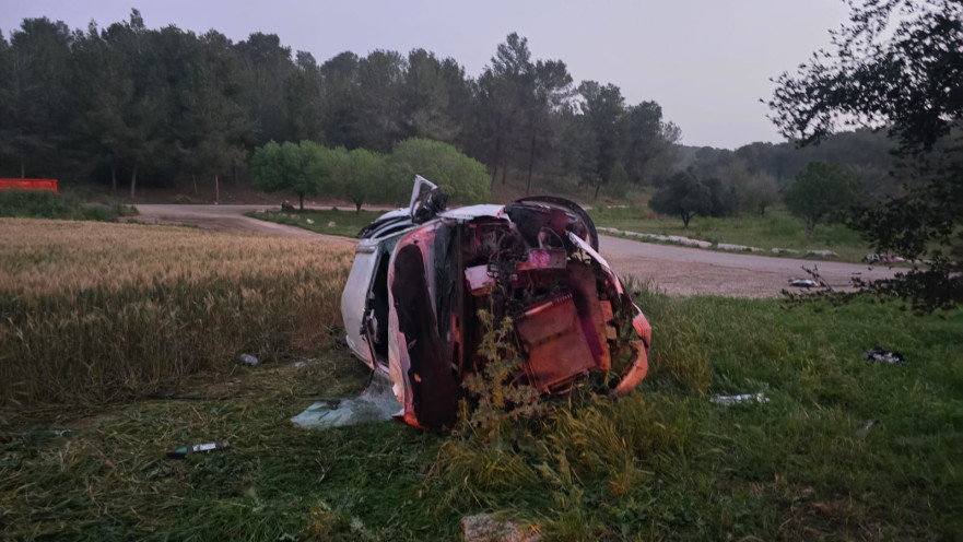 הרכב שהתהפך ביער המלאכים