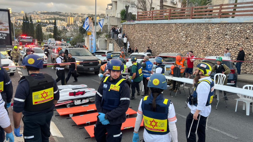 תיעוד כוחות ההצלה בזירת הפגיעה 