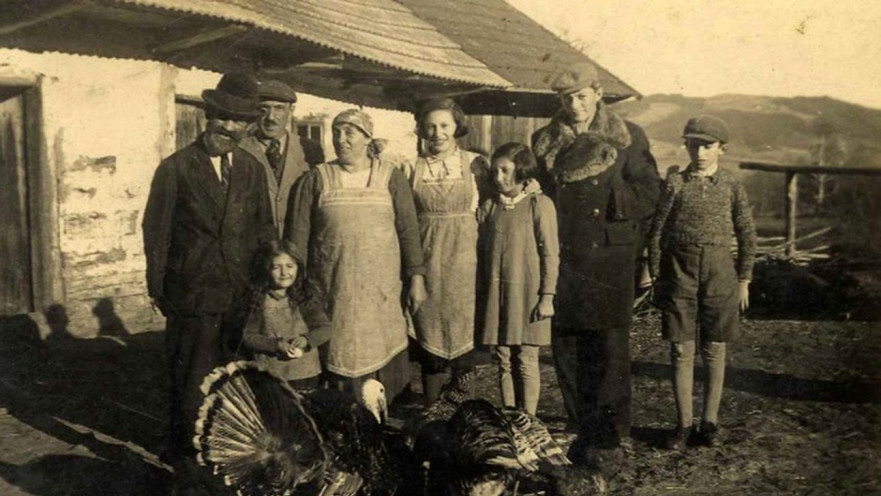 בני משפחת שטיינלאוף בכפר קרסנה פוטוצקי לפני המלחמה