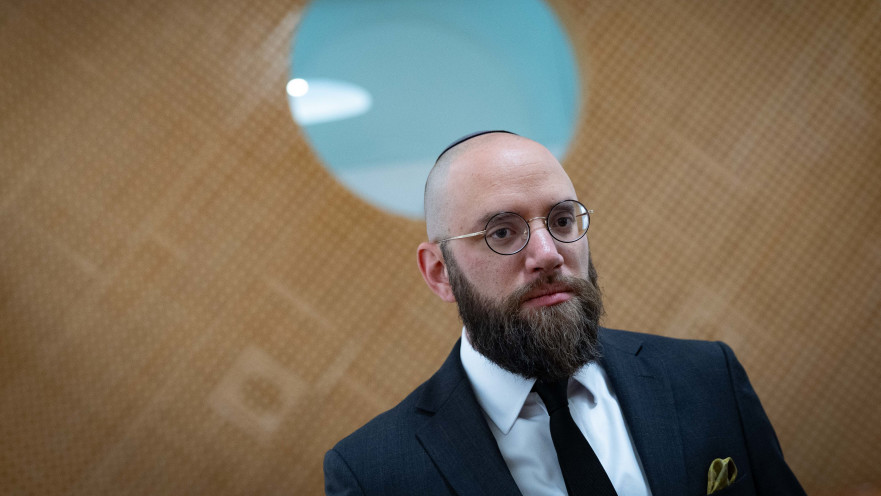 עו"ד דוד פטר מייצג את בן דביר בעתירה להדחתו