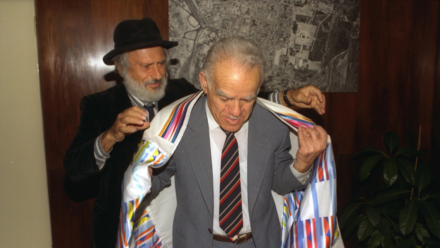 יעקב אגם עם יצחק שמיר