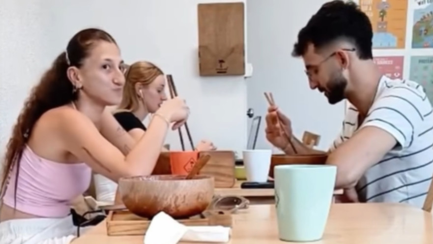 הישראלים שהותקפו מילולית בויאטנם