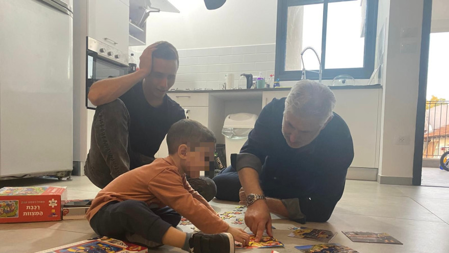 אשל ארמוני זל , ישראל עמיר ונבו עמיר