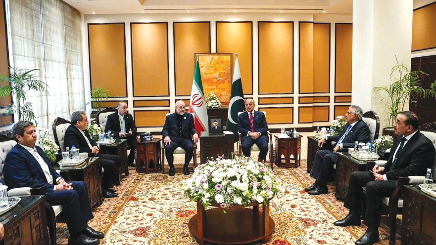 המשלחת האיראנית עם ראש ממשלת פקיסטן