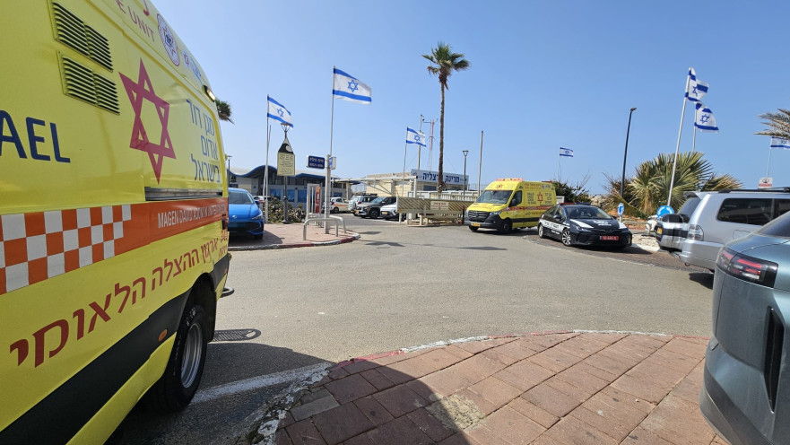 מזירת האירוע בחוף הרצליה